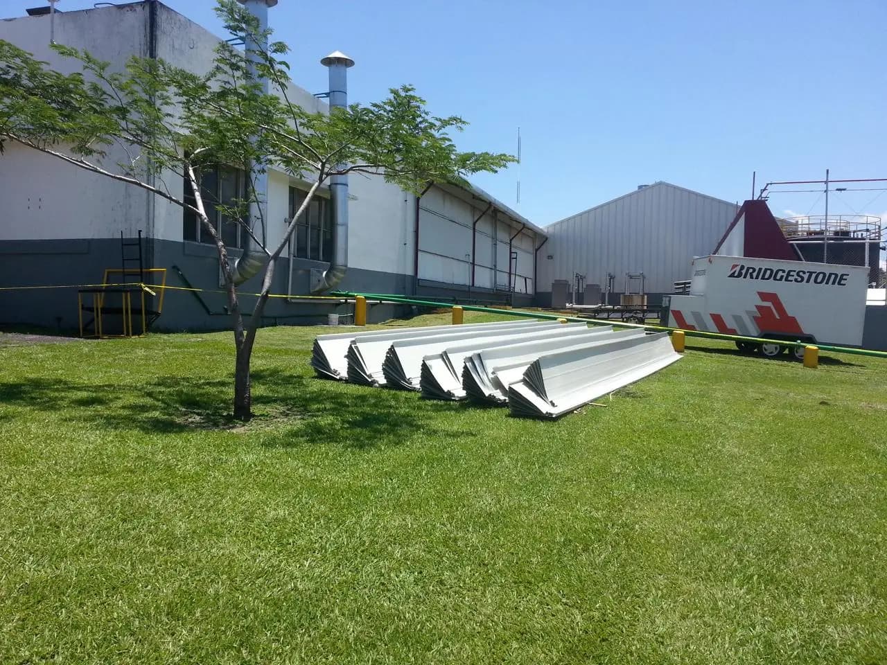 Cambio de cubierta de techo en planta de producción. - Imagen 3